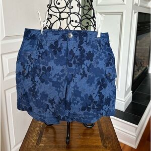 Eddie Bauer, US 4, Blue, multicolored, flowered short.